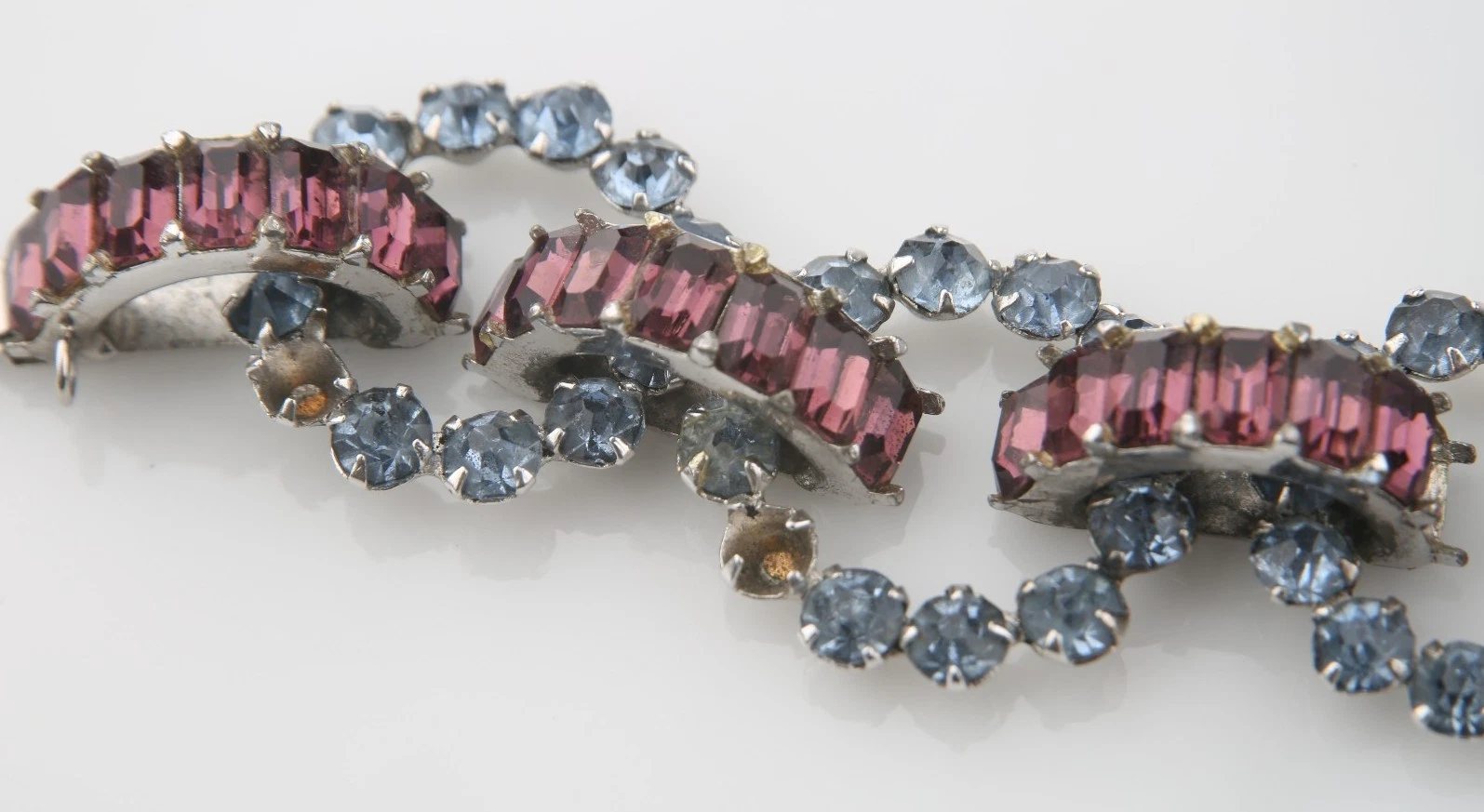 Authentic Marilyn Monroe "Gentlemen Prefer Blondes" Movie Worn Jewelry Set Memorabilia - Image 8
